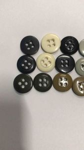 กระดุมพลาสติกติด ขนาด 15mm (12 เม็ด/แพ็ก) | ราคา 19฿ | ราคาส่ง 15฿ เมื่อซื้อ 5 แพ็กขึ้นไป