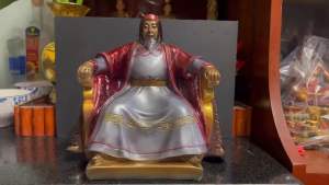 Tượng Thành Cát Tư Hãn ( Thiết mộc Chân) Thần thái.