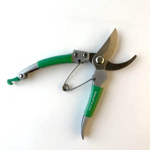 กรรไกรตัดกิ่งไม้ SOLO แท้! ตัดกิ่งไม้ขนาด12มม. No.264A/364 (คละสี) โซโล ตัดกิ่ง กิ่งไม้ ตัดกิ่งไม้ กรรไกร กันไกร คีม คีมตัดกิ่ง กรรไกรตัดกิ่ง สวน ALUWARE AW204