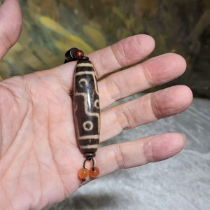58.8mm Aged Tibetan Xang Xung (Zhang Zhung) wide body 9 Eyes Purest Dzi with fine granular red spots pendant (with certificate) 58.8毫米饱满西藏老矿象雄满细朱砂至纯九眼天珠吊坠(带证书)