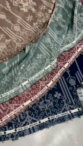 Kain Silk Meteran Motif Lingga|Baju Seragaman Keluarga|Kain Mewah|Kain Butik|Baju Lebaran Wearing Klamby|Motif Etnik|Kain Meteran Untuk Gamis|Bahan Dress|Kain Silk Premium Motif|Warna Sage|Sarimbit