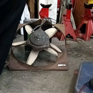 Used Nissan Sunny 130Y B11 Radiator Fan Motor Guard /Halfcut Nissan Sunny 130Y B11 Motor Radiator Braket Kaki