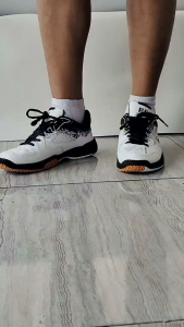 Sepatu Olahraga Badminton & Volly Terbaru Sneakers Pria