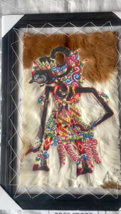 WAYANG KULIT GATUT KACA HIASAN DINDING 50CM X 70CM
