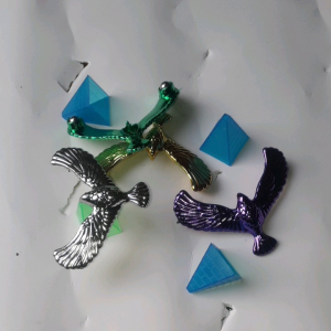 Trò chơi tuổi thơ_ Một chú chim đại bàng bằng nhựa cân bằng rất đẹp