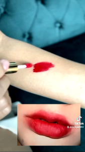 aurarich lip hiya ลิปชมพูอมแดง เบอ08 (1แท่ง)