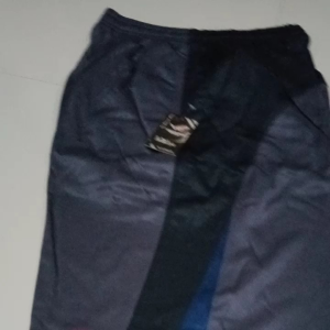 Celana Pendek 3/4: Desain Ergonomis & Bahan Katun Alami