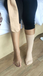 Kaos Kaki Wudhu Muslimah Perempuan warna hitam putih krem kulit bahan nilon spandex tebal avo