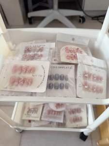 新活动！❤️‍🔥❤️‍🔥穿戴甲盲盒 抽抽乐！！Blind Box Press on nail！买2送1幅！买4送2幅！！可私店主Buy2Free1！Buy4Free2！