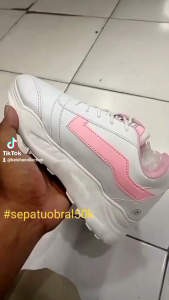 Sepatu fashion style wanita/sepatu putih kualitas premium