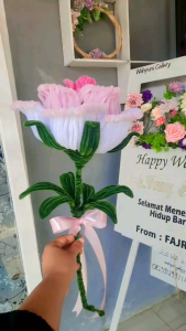 Buket Bunga Mawar: Hadiah yang Memukau