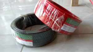 KABEL LISTRIK TEMBAGA SILUMAN Kabel NYA 2.5mm 100 YARD GRATIS LAMPU 10 WATT kabel kawat tunggal MERAH DAN HITAM Kualitas Bagus tidak mudah terkelupas