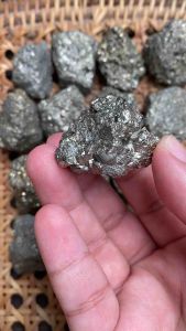 Pyrite ไพไรท์ดิบ หรือ เพชรหน้าทั่ง สวย น่ารักมาก หินธรรมชาติเเท้ 100%