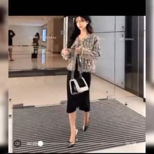 Áo khoác dạ nữ from vừa phong cách hiện đại sang trọng thời trang trẻ