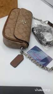 มาใหม่ กระเป๋าสะพายข้าง ขนาด 8 นิ้วแบบฝาปิดมีสายสั้นกับสายยาวสะพายข้างได้ มีหนึ่งช่องใช้งานหนังดีมีพร้อมกล่อง