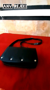 Tas Taji Kling Hitam Polos: Tas Tahan Lama & Desain Unik