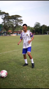 sepatu bola morro classic hitam lis tosca