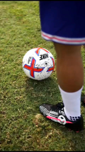 Sepatu Bola Morro Galaxy Hitam Pink: Desain Modern & Berkualitas Tinggi