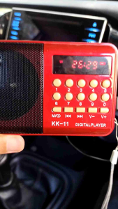 วิทยุกุรอ่านแบบพกพาแถมฟรีสายชาร์จ แบตอึด เล็กกะทัดรัด พกพาสะดวก