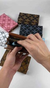 Wallet Womens Medium Size Wallet Foldable With Zipper Coin Purse Perfect For Every Day Use