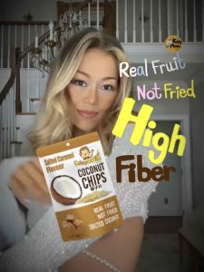 มะพร้าวอบกรอบ รสคาราเมล 40g ตรา Crispconut (Toasted Coconut chips-Salted Caramel Flavour)