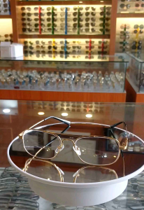 kính mắtkính 2 tròng kính đi đường xem điện thoại đọc sách[ gọng dẻo titanium tròng meka đủ số từ+0.75  đến +4.00