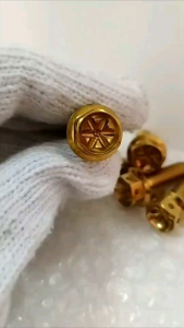 น็อตสแตนเลส M10(เบอร์14) สีทอง ลายหัวเจาะดอกไม้ มีความยาวหลายขนาด ราคาต่อ 1 ตัว