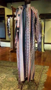 Set Dress + Jilbab Pelangi Asmara The Habibty Series by Dian Pelangi X Barli Asmara LIMITED EDITION Setelan Busana Muslim Gamis Abaya Kaftan Gaun Outfit Maxmara Pesta Kondangan Pernikahan Wanita Hijaber Cantik Anggun Modis Modern Elegan Mewah Terbaru