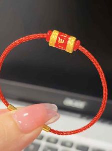 Lắc tay lu thống titan vàng khắc chú Ommani may mắn tài lộc đầu xuôi đuôi lọt
