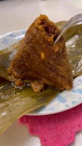 【MR MAKAN FOOD 好味美食】Handmake BakZhang 纯手工咸蛋肉粽 Glutinous Pork Dumpling +/-210g x 2pcs | 粽子 咸肉粽  | FROZEN Dim Sum Pau Dessert Dishes Dimsum Fresh 新鲜冷冻 点心 包子 包点 糕点 甜点 甜品 小吃 | Traditional Handmade 传统手工古早味 | 好吃流口水 Lao Hao Sui TASTE | Delicious 正宗 美味 Hochiak