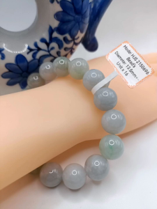 👍❣️100% Authentic Brand New Set "A" grade Burmese jade bracelet auspicious "Sky-blue base "Piauhwa 飘花" beads unique high translucency large size beads (diameter13.5mm x 16units) lustrous surface 98%> perfection rare item