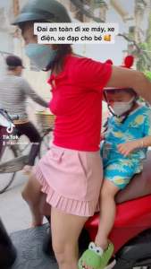 Đai ngồi xe máy cho bé ( loại thêu hình)