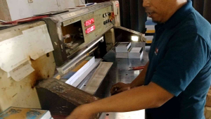 BUKU YASIN & THALIL COVER BLUDRU EMBOS EMAS ISI 128 HALL FREE PITA