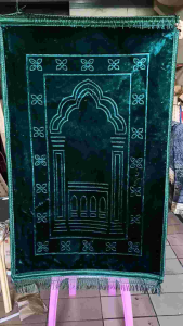 PLAIN SAJADAH MUSLIM PRAYER MAT