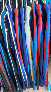 กางเกงวอร์มขาปล่อย แถบข้างแต่งสี เอายางยืด กระเป๋ามีซิป2ข้าง เอวมีเชือกผูก จัดส่งแบบแถบข้างคละสี