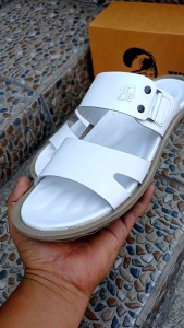 Sandal Desain Modern Pria Terlaris 2024