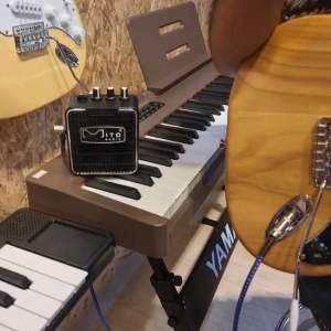 Mito Mini Portable Guitar Amplifier 5watt Free 9V adaptor