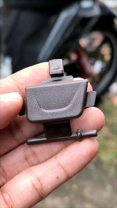 81144K0JN60ZA KNOP INNER  POCKET COKLAT HONDA GENIIO K0JN TOMBOL LACI GENIO  KNOP LACI HONDA GENIO