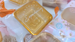 100pcs CNY Plastic Bag Chic Mooncake Heat Seal Wrappers with Transparent/Gold Trays – 50g 80g 100g 125g Sakura Bakery Packaging – Ideal for Home Bakers Small Businesses & Stylish Gift Giving