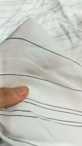 vải sô sọc dọc đen nền trắng mềm rũ _( khổ 1m5)may đầm váy áo vv