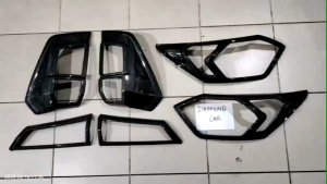 Garnis depan belakang carbon glossy Calya Sigra 2016-2019