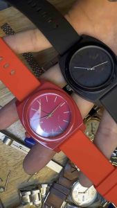 Đồng hồ nam hiệu NI.XON QUARTZ full đen size 39mm hai lớp đáy vỏ plastic kết hợp thép dây silicon siêu mềm phong cách thể thao và thời trang