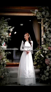 Áo dài trắng tay phồng đính hoa vải