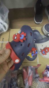 (ẢNH THẬT)Dép sục dép cross siêu nhân nhện spiderman sticker nổi siêu đẹp đi êm nhẹ cho bé trai bé gái