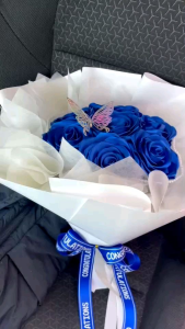 ช่อกุหลาบริบบิ้น 7 ดอก