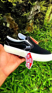 SEPAUTU VANS SLIP ON SEPAUTU VANS PRIA DAN WANITA SEPAUTU SLOP
