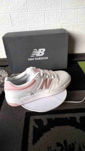Sepatu Sneakers New Balance 480 Wanita Putih Peach