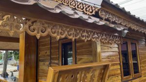 บ้านไม้สัก บ้านเล็ก บ้านสวน ขนาด 2.2x2.5 ม. ระเบียงหน้า 1.2 ม.