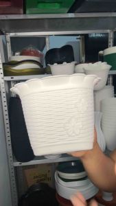White pots 2 clips vertical pots with flower pots for Plants