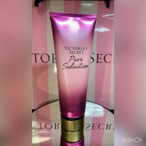 รูปการรับรอบรูปลักษณ์ 100% ของแท้ รูปสามารถปรับรูปหน้าได้ดี รุ่นใหม่ ล่าสุด โดยไฉไลกว่าเดิม การผ่าตัด เพื่อให้ผิวดูสวยมั่น ๆ โดยโลชั่นน้ำหอม VICTORIAS SECRET Fragrance Lotion ขนาด 236ml